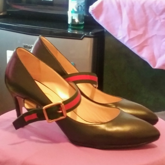 Gucci Shoes size 36+ color Black with Gucci Strap. - Picture 4 of 5